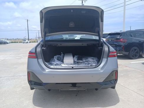 New 2026 BMW 540i xDrive w/ Executive Package image 9