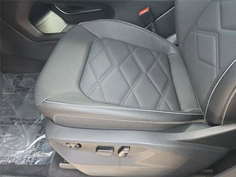 Used 2025 Volkswagen Atlas SE FWD image 18