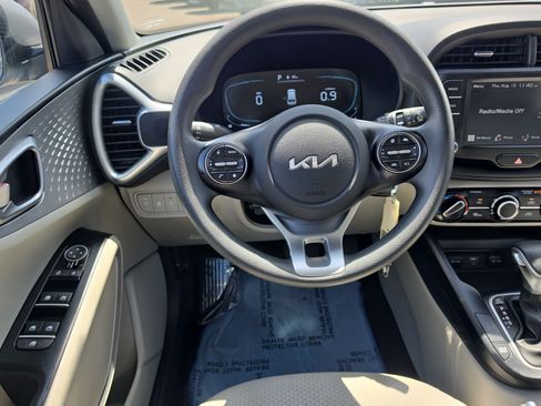 Certified 2024 Kia Soul LX FWD image 12