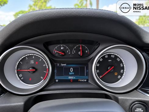 Used 2018 Buick Regal Essence w/ Driver Confidence Package #1 FWD image 9