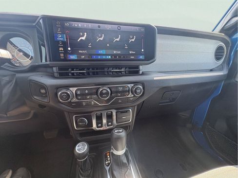 Used 2024 Jeep Wrangler Sport AWD/4WD image 10