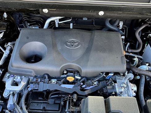 Used 2024 Toyota RAV4 XLE w/ Convenience Package image 28