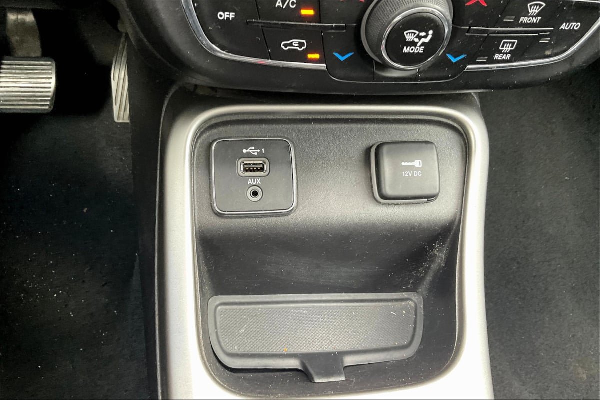 Used 2020 Jeep Compass Latitude FWD image 31