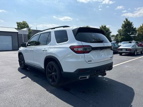 Used 2025 Honda Pilot Black Edition image 3