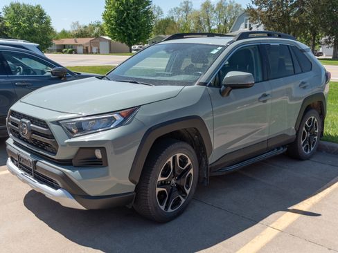 Used 2019 Toyota RAV4 Adventure w/ Cold Weather Package AWD/4WD image 4