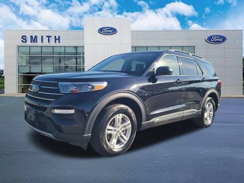 Certified 2023 Ford Explorer XLT w/ Equipment Group 202A AWD/4WD image 1