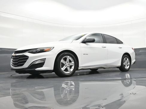 Used 2022 Chevrolet Malibu LS FWD image 23