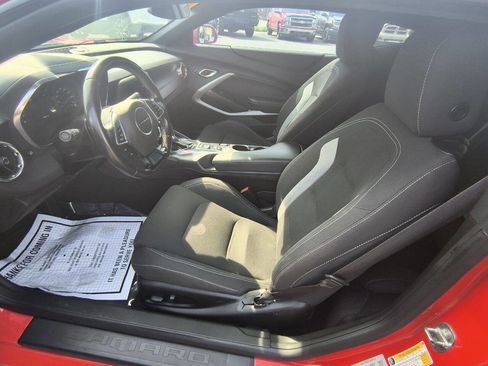 Used 2020 Chevrolet Camaro LT w/ RS Package image 9