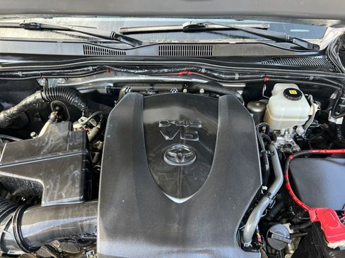 Used 2019 Toyota Tacoma TRD Off-Road AWD/4WD image 38