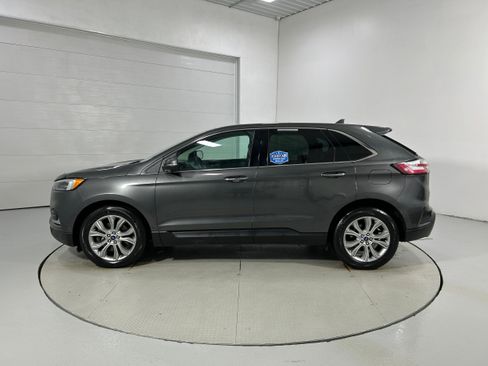 Used 2019 Ford Edge Titanium w/ Equipment Group 301A AWD/4WD image 20