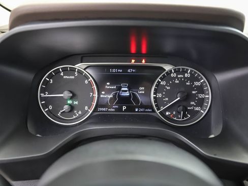 Used 2023 Nissan Rogue SV w/ SV Premium B Package image 13