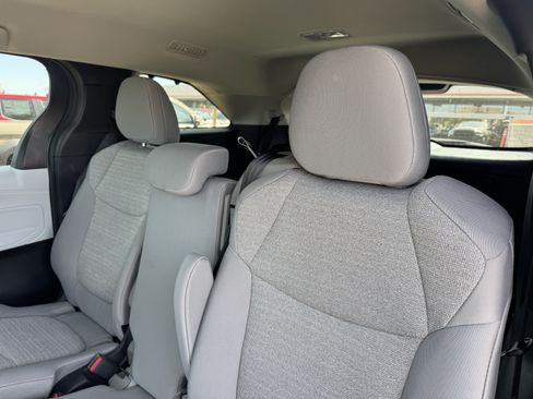 Certified 2026 Toyota Sienna LE AWD/4WD image 23
