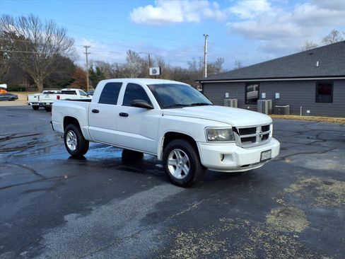 Used 2011 Dodge Dakota Big Horn image 1
