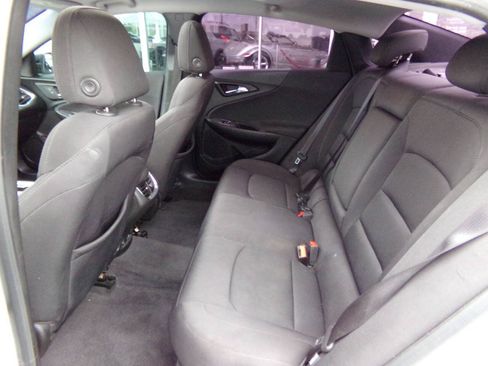 Used 2018 Chevrolet Malibu LT w/ Redline Edition FWD image 16