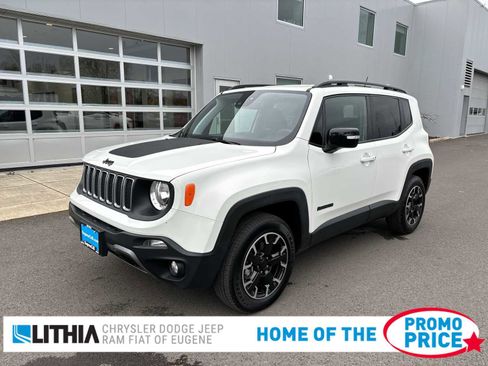 Used 2023 Jeep Renegade Latitude image 1