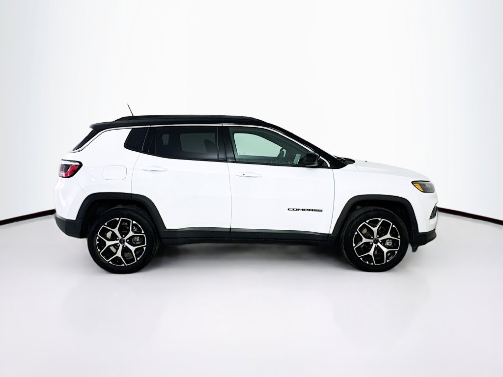 Used 2025 Jeep Compass Limited AWD/4WD image 8