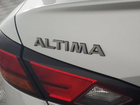 Used 2024 Nissan Altima 2.5 SR FWD image 31