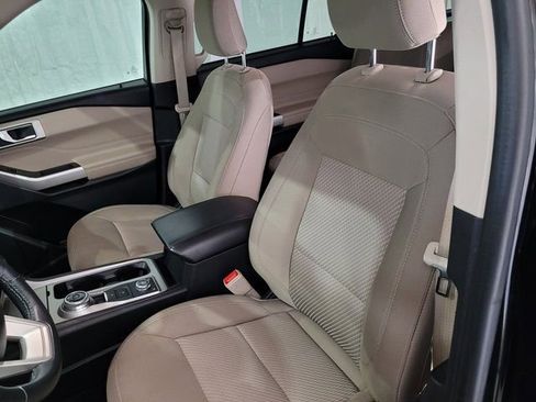 Used 2022 Ford Explorer XLT image 48