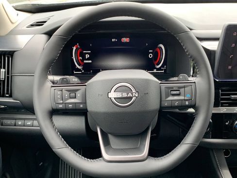 New 2026 Nissan Pathfinder SL FWD image 9