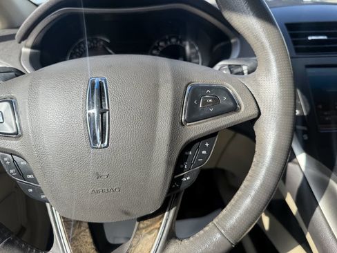 Used 2014 Lincoln MKZ image 26