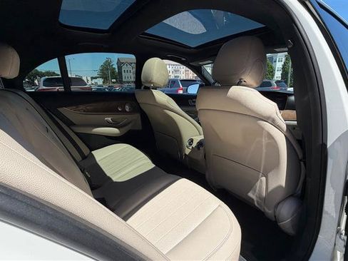 Used 2017 Mercedes-Benz E 300 image 18