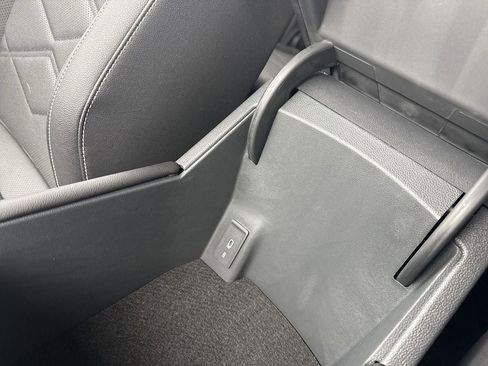 New 2026 Volkswagen Atlas SE image 40