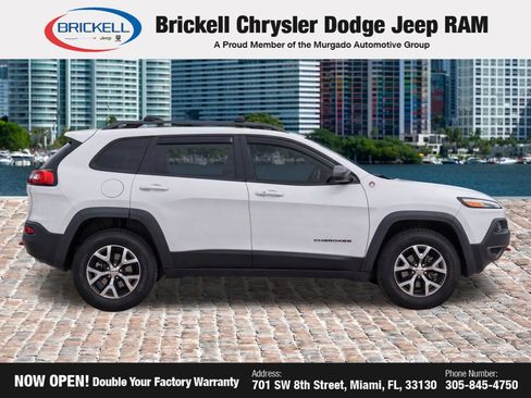 Used 2015 Jeep Cherokee Trailhawk w/ Comfort/Convenience Group AWD/4WD image 9