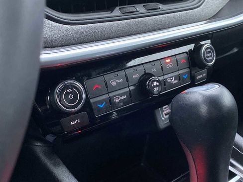 Used 2023 Jeep Compass Latitude w/ Convenience Group image 24