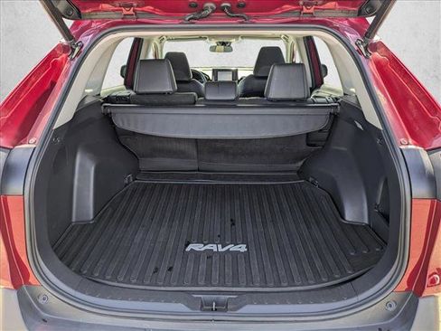 Used 2021 Toyota RAV4 XLE Premium FWD image 6