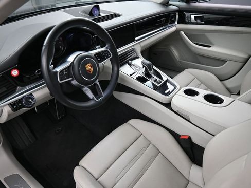 Certified 2018 Porsche Panamera 4S image 4
