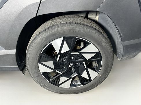 Used 2025 Hyundai Kona SEL FWD image 11