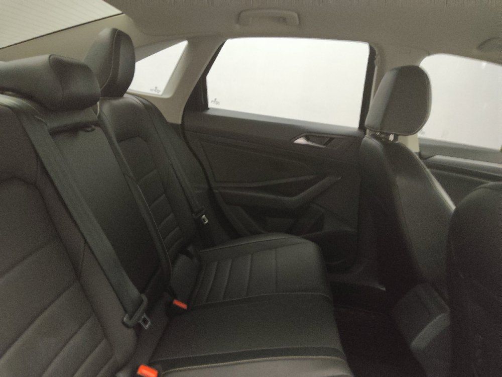 Used 2024 Volkswagen Jetta SE FWD image 19