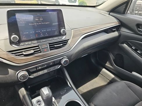 Used 2023 Nissan Altima 2.5 SV FWD image 23