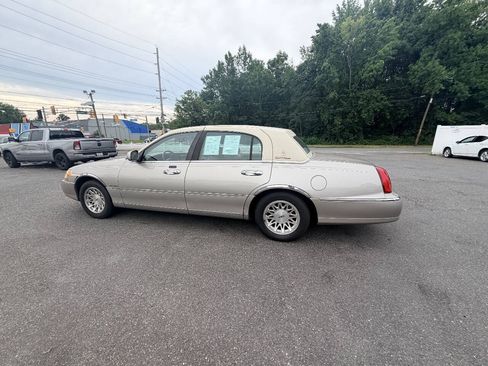 Used 1999 Lincoln Town Car Signature RWD image 42