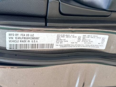 Used 2021 Jeep Grand Cherokee Limited AWD/4WD image 17