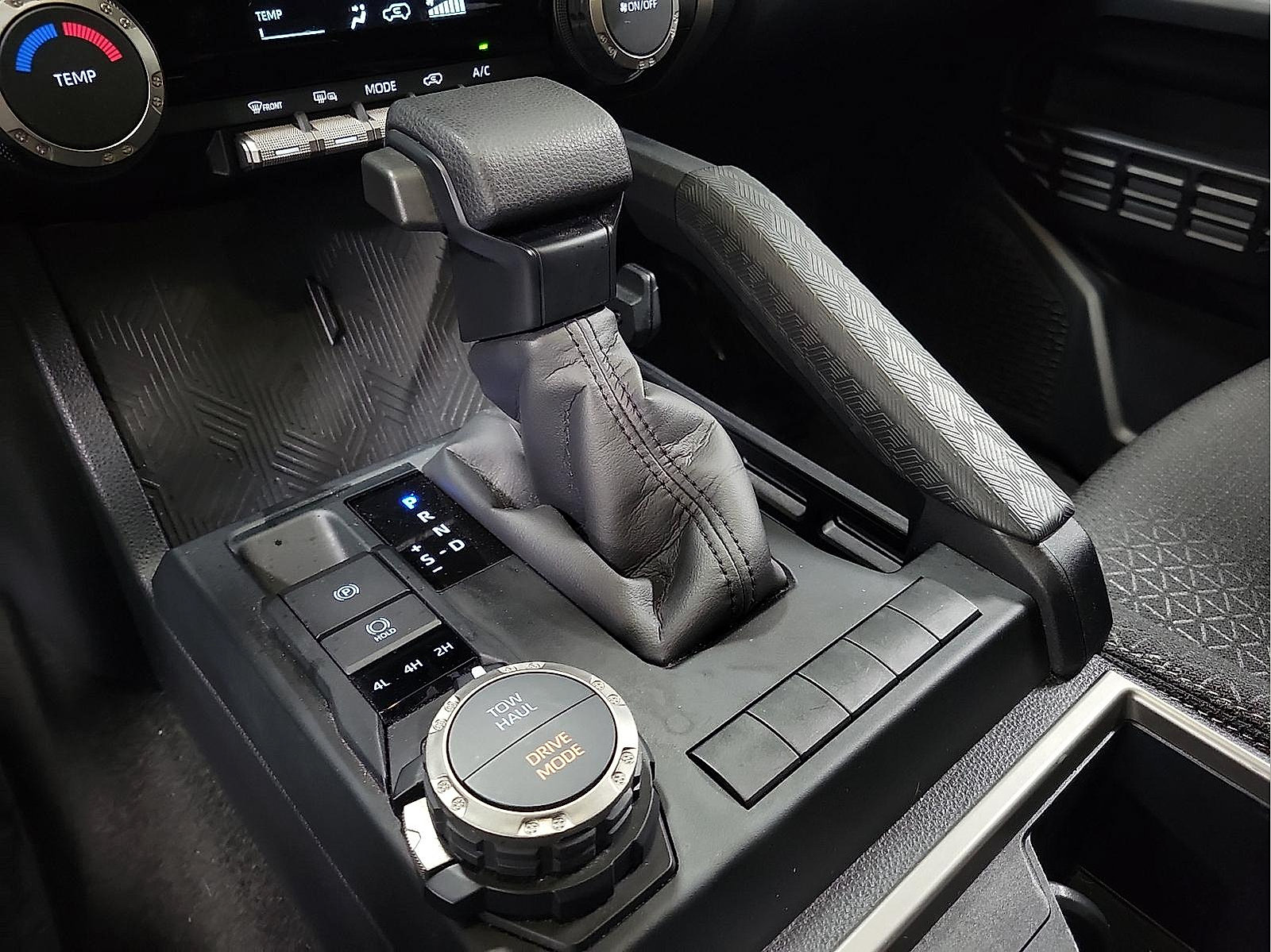 Certified 2025 Toyota 4Runner SR5 AWD/4WD image 18