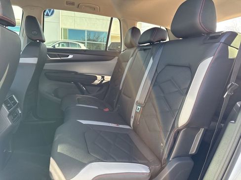 New 2026 Volkswagen Atlas Peak Edition image 24