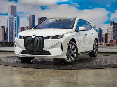 New 2026 BMW iX xDrive60 w/ Premium Package image 2