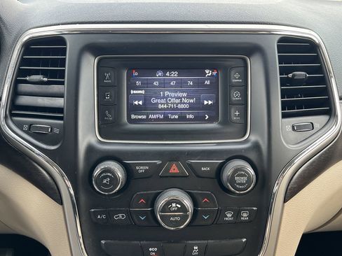 Used 2014 Jeep Grand Cherokee Laredo w/ Quick Order Package 23E image 3