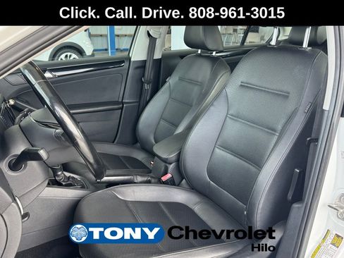 Used 2016 Volkswagen Jetta SEL w/ Lighting Package FWD image 11