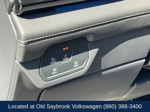 Used 2025 Volkswagen Atlas Cross Sport SEL R-Line image 38