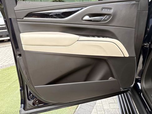 Used 2024 Cadillac Escalade Sport w/ LPO, ONYX Package AWD/4WD image 21