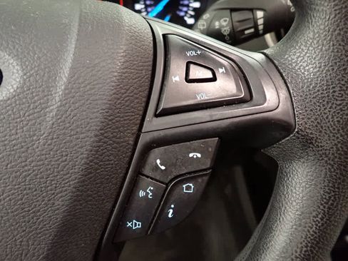 Used 2019 Ford Edge SE image 23