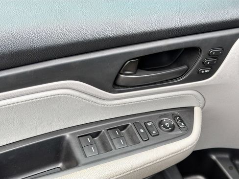 Used 2019 Honda Odyssey EX-L image 18