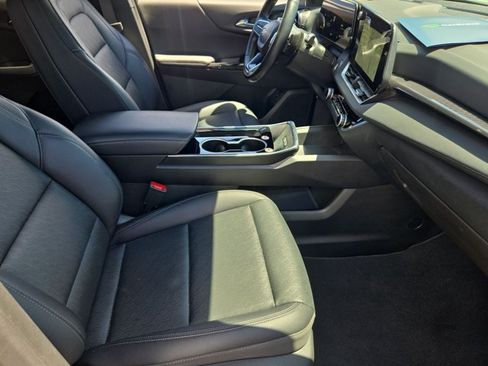 Certified 2025 Chevrolet Equinox LT w/ Convenience Package II FWD image 21