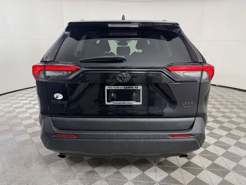 Used 2022 Toyota RAV4 XLE AWD/4WD image 9