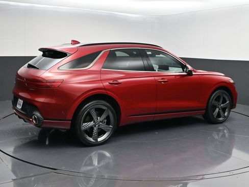 Used 2022 Genesis GV70 3.5T Sport w/ Sport Prestige Package AWD/4WD image 8