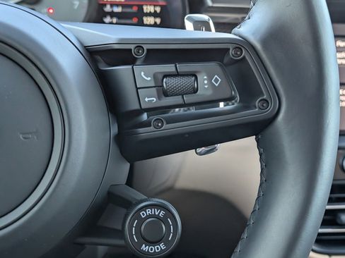 Certified 2025 Porsche Macan S image 22