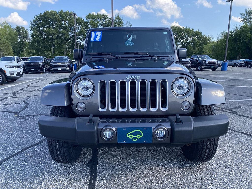 Used 2017 Jeep Wrangler Unlimited Sahara w/ Connectivity Group AWD/4WD image 3