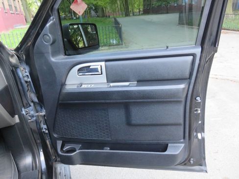 Used 2015 Ford Expedition EL XLT image 26